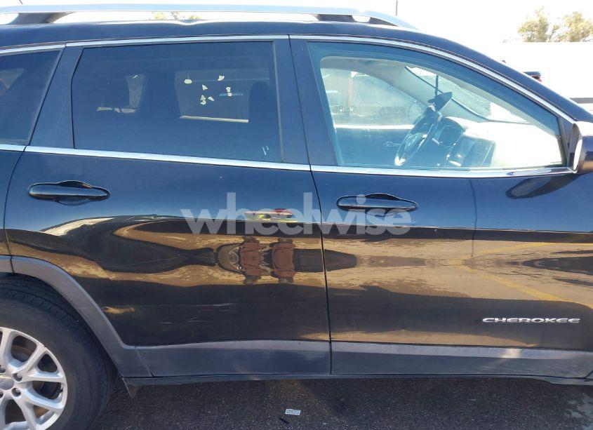 Photo 13 of 2015 Jeep Cherokee LATITUDE (VIN 1C4PJLCS3FW707576)