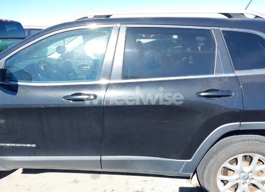 Photo 14 of 2015 Jeep Cherokee LATITUDE (VIN 1C4PJLCS3FW707576)