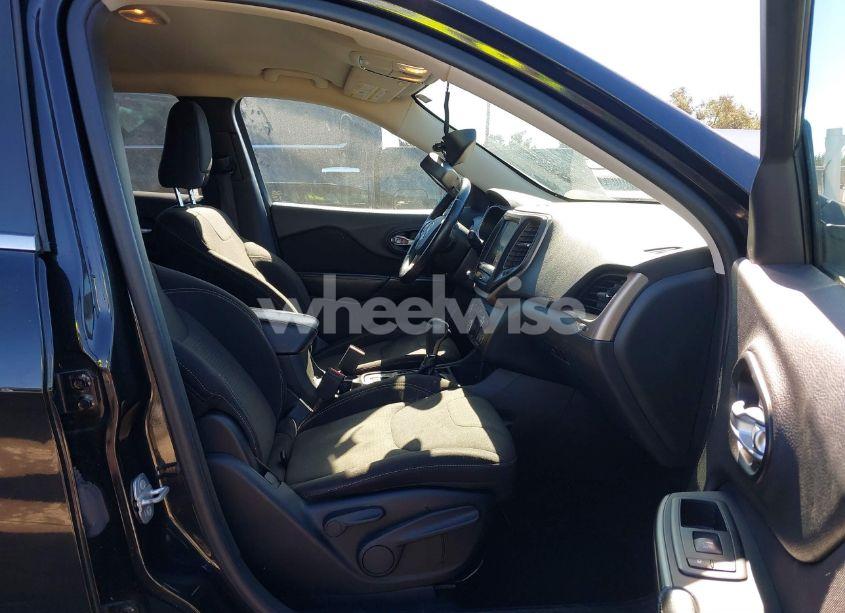 Photo 5 of 2015 Jeep Cherokee LATITUDE (VIN 1C4PJLCS3FW707576)