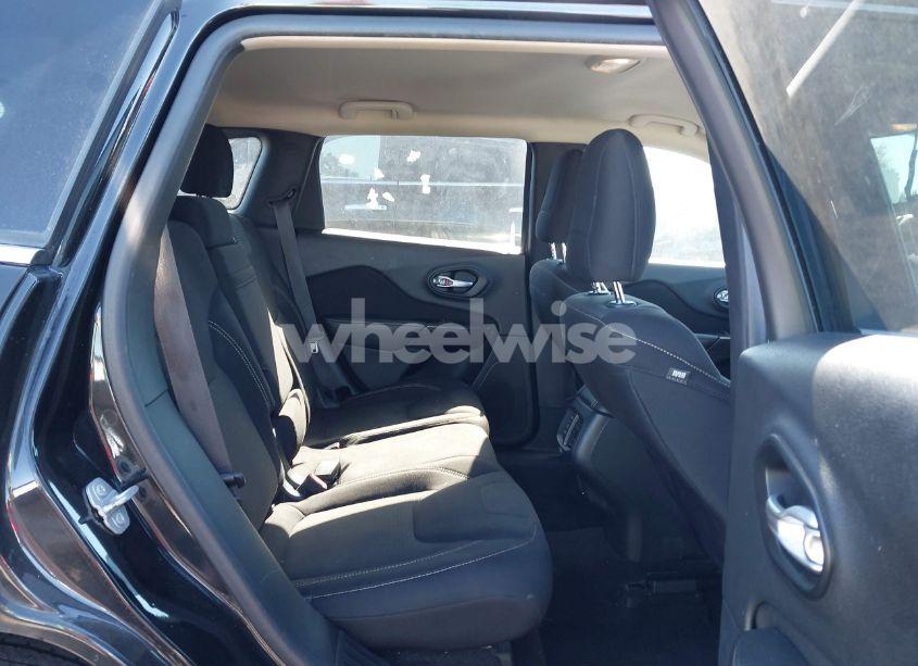 Photo 8 of 2015 Jeep Cherokee LATITUDE (VIN 1C4PJLCS3FW707576)