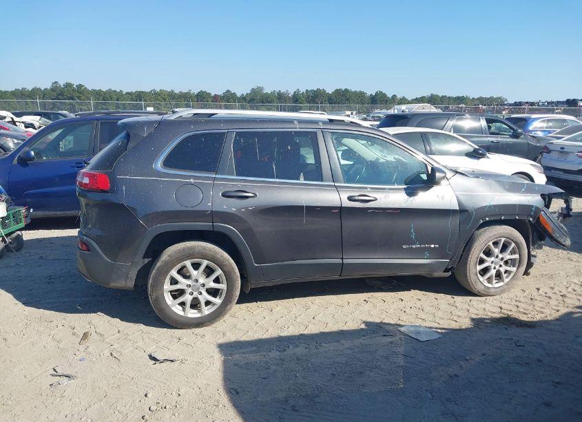 Photo 13 of 2017 Jeep Cherokee LATITUDE FWD (VIN 1C4PJLCS3HW514783)