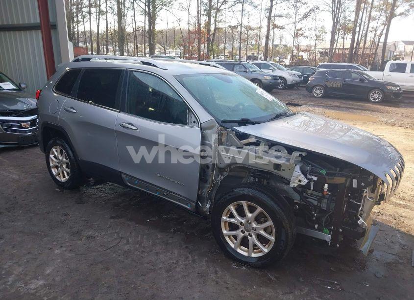 2017 Jeep Cherokee LATITUDE FWD (VIN 1C4PJLCS3HW613636) main photo