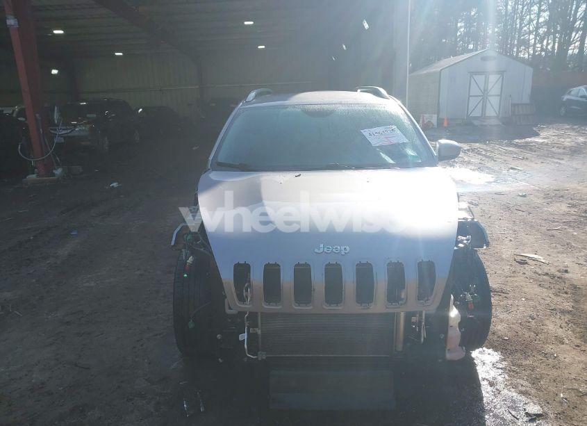 Photo 12 of 2017 Jeep Cherokee LATITUDE FWD (VIN 1C4PJLCS3HW613636)