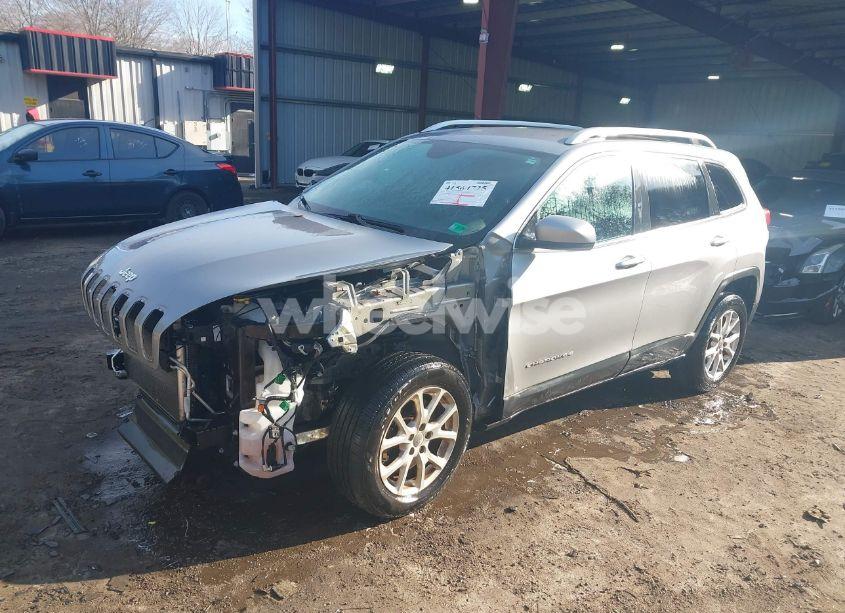 Photo 2 of 2017 Jeep Cherokee LATITUDE FWD (VIN 1C4PJLCS3HW613636)