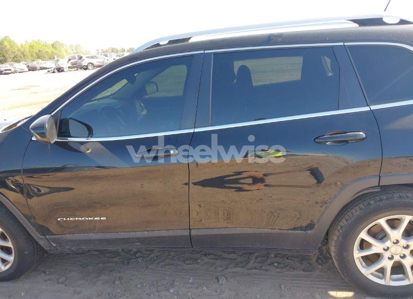 Photo 14 of 2017 Jeep Cherokee LATITUDE FWD (VIN 1C4PJLCS3HW669639)