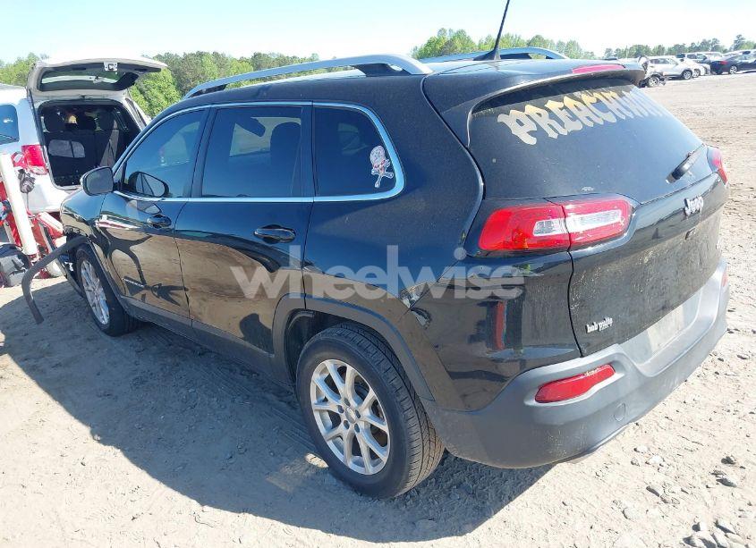 Photo 3 of 2017 Jeep Cherokee LATITUDE FWD (VIN 1C4PJLCS3HW669639)