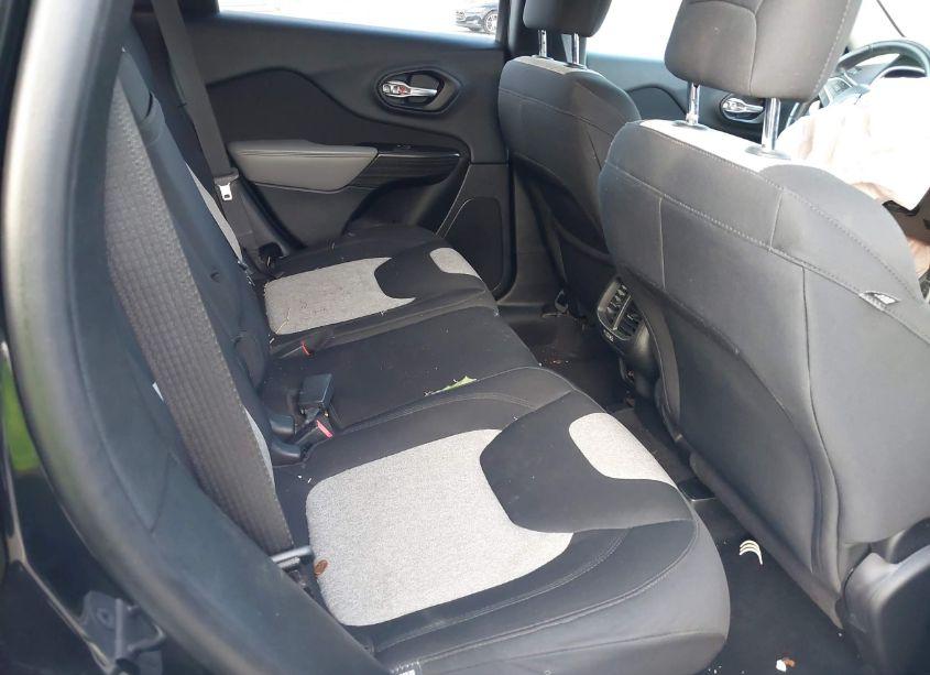 Photo 8 of 2014 Jeep Cherokee LATITUDE (VIN 1C4PJLCS4EW148716)