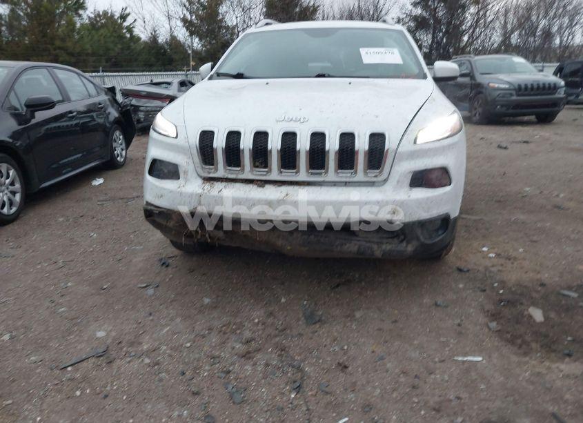 Photo 6 of 2016 Jeep Cherokee LATITUDE (VIN 1C4PJLCS4GW114486)
