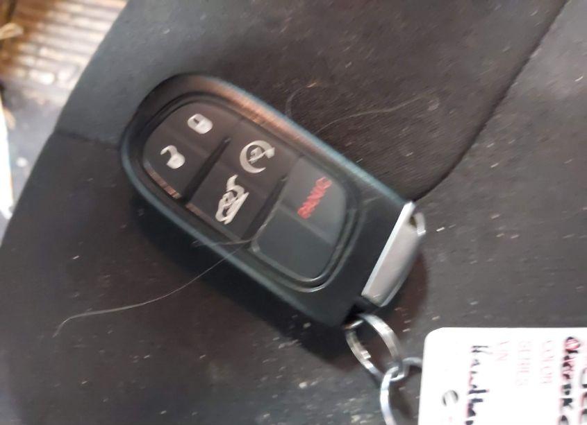 Photo 11 of 2016 Jeep Cherokee 75TH ANNIVERSARY (VIN 1C4PJLCS4GW275386)