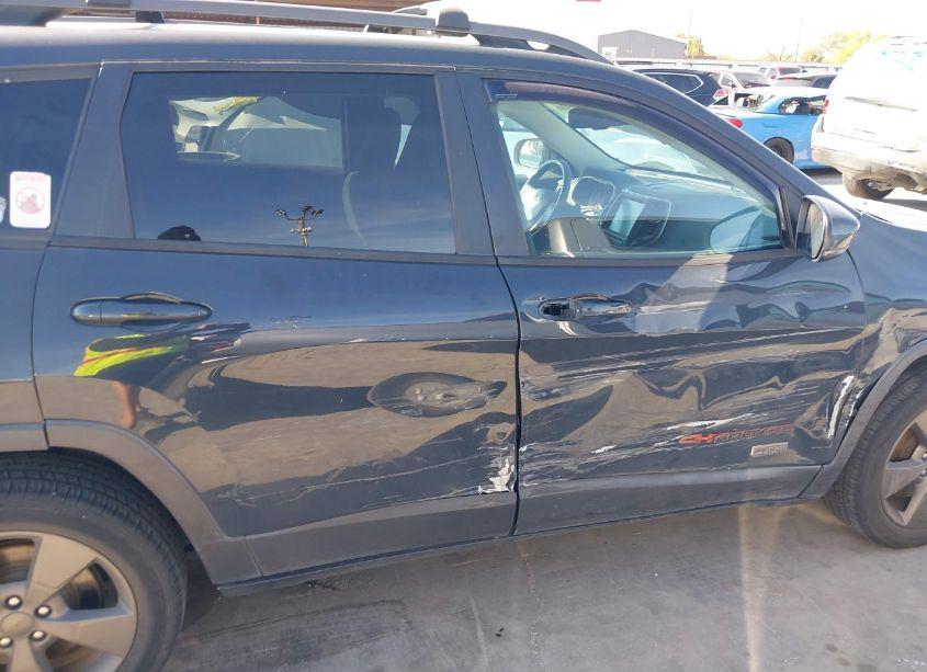 Photo 13 of 2017 Jeep Cherokee 75TH ANNIVERSARY EDITION FWD (VIN 1C4PJLCS4HW535805)