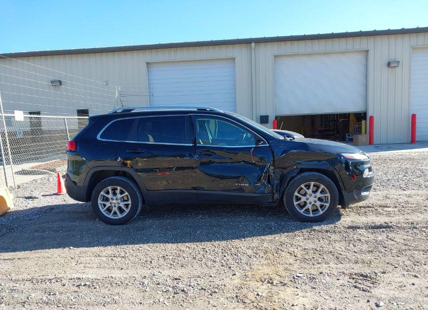 Photo 13 of 2017 Jeep Cherokee LATITUDE FWD (VIN 1C4PJLCS4HW640229)