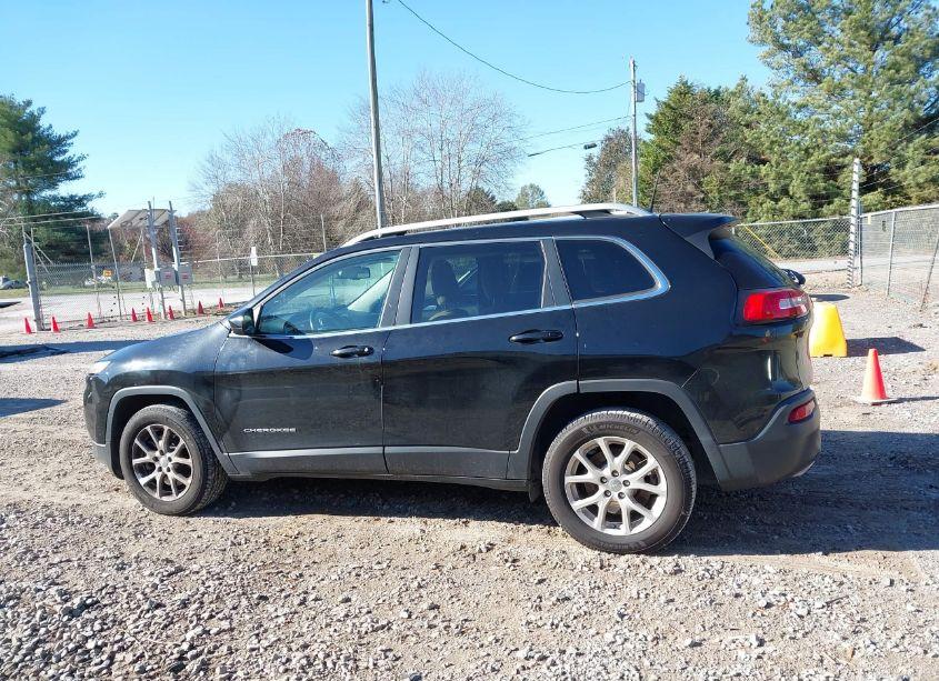 Photo 14 of 2017 Jeep Cherokee LATITUDE FWD (VIN 1C4PJLCS4HW640229)
