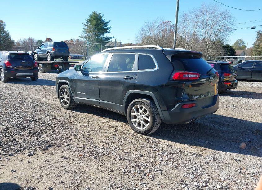 Photo 3 of 2017 Jeep Cherokee LATITUDE FWD (VIN 1C4PJLCS4HW640229)