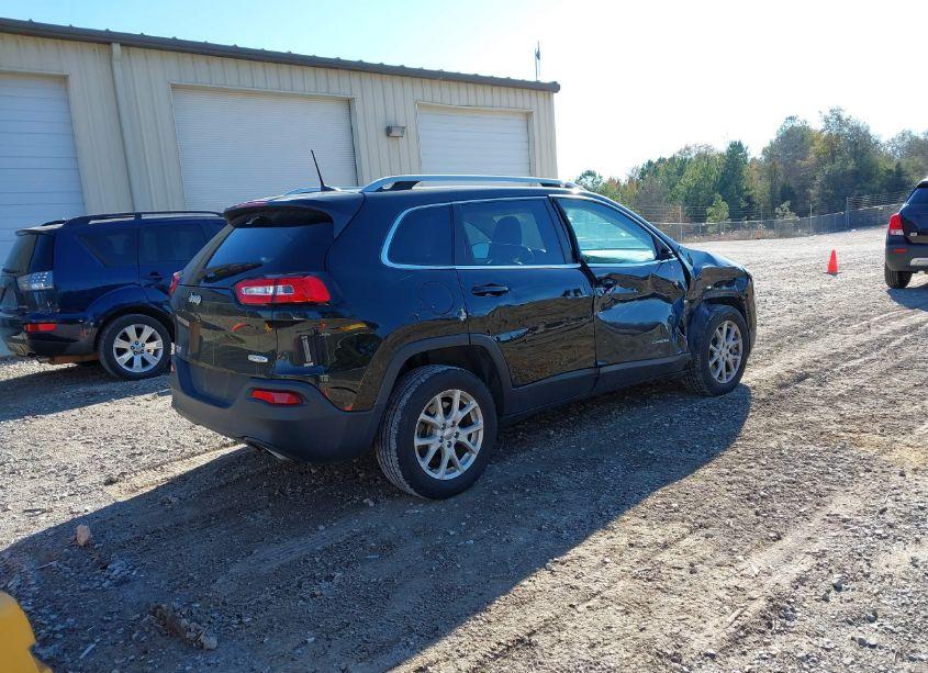 Photo 4 of 2017 Jeep Cherokee LATITUDE FWD (VIN 1C4PJLCS4HW640229)