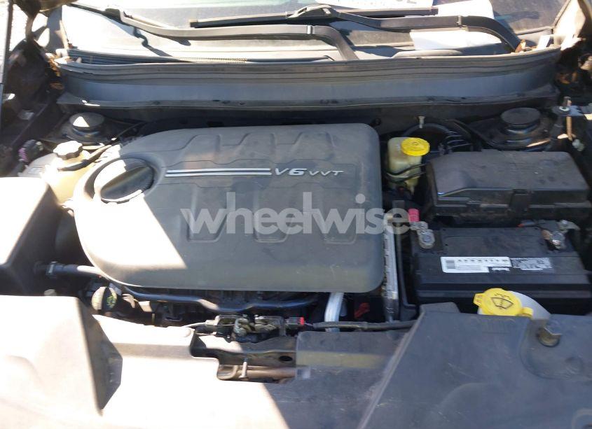 Photo 10 of 2015 Jeep Cherokee LATITUDE ALTITUDE (VIN 1C4PJLCS5FW770677)