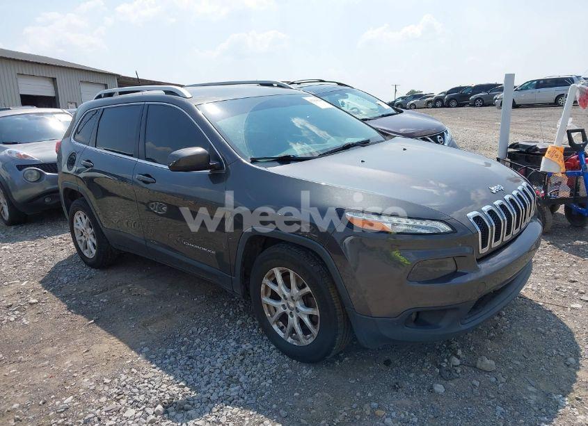 Photo 13 of 2016 Jeep Cherokee LATITUDE (VIN 1C4PJLCS5GW342822)