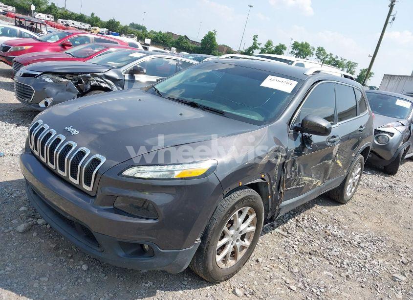 Photo 6 of 2016 Jeep Cherokee LATITUDE (VIN 1C4PJLCS5GW342822)