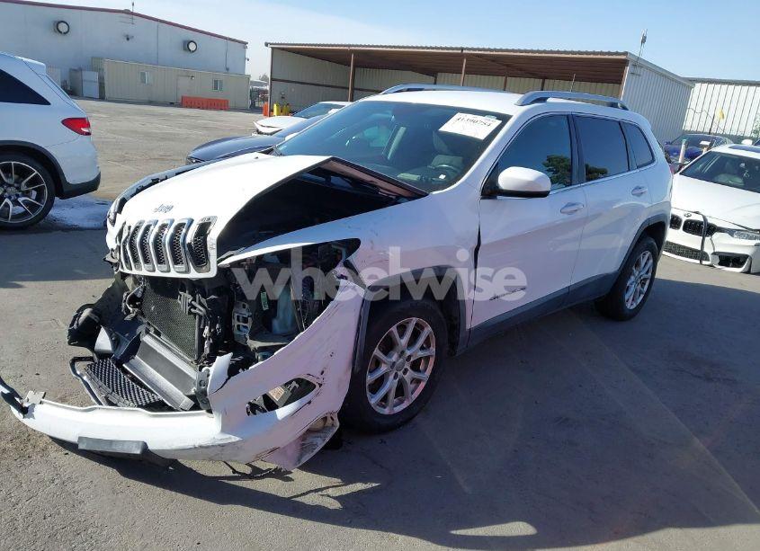 Photo 2 of 2016 Jeep Cherokee LATITUDE (VIN 1C4PJLCS5GW363007)