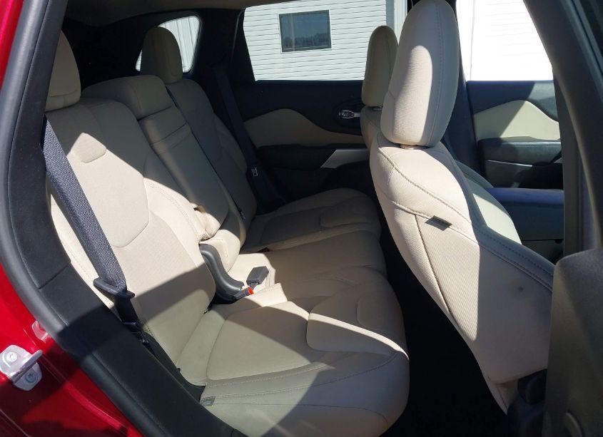 Photo 8 of 2017 Jeep Cherokee LATITUDE FWD (VIN 1C4PJLCS5HW592269)