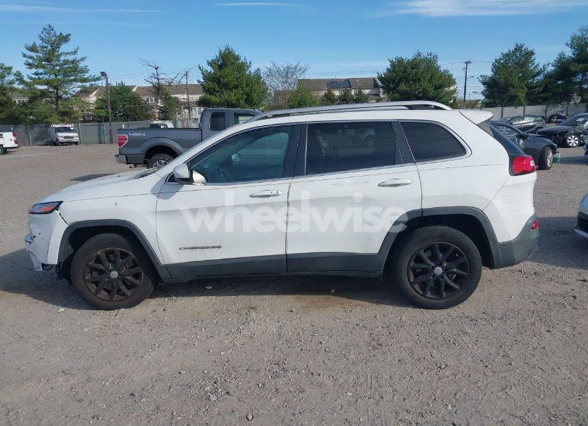 Photo 14 of 2015 Jeep Cherokee LATITUDE (VIN 1C4PJLCS6FW689607)