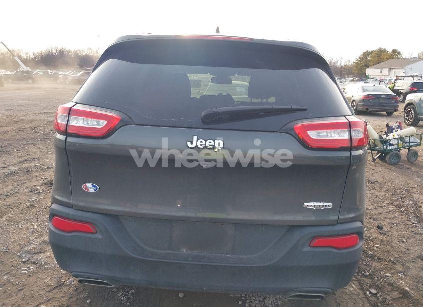 Photo 15 of 2015 Jeep Cherokee LATITUDE (VIN 1C4PJLCS6FW711556)