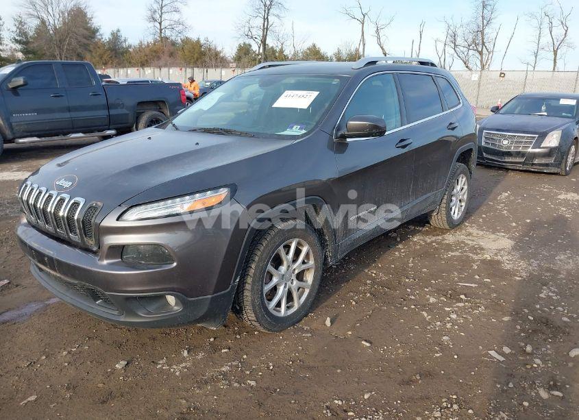 Photo 2 of 2015 Jeep Cherokee LATITUDE (VIN 1C4PJLCS6FW711556)