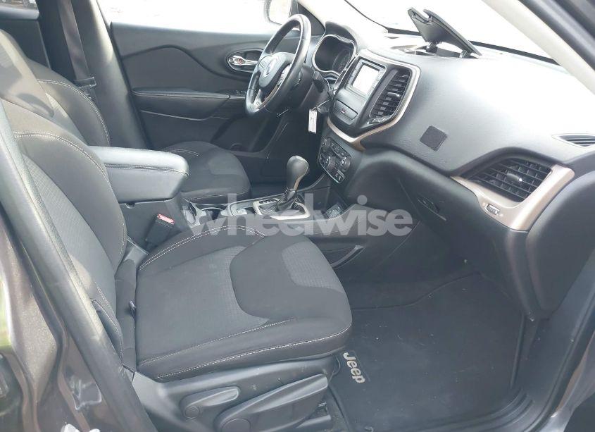 Photo 5 of 2015 Jeep Cherokee LATITUDE (VIN 1C4PJLCS6FW711556)