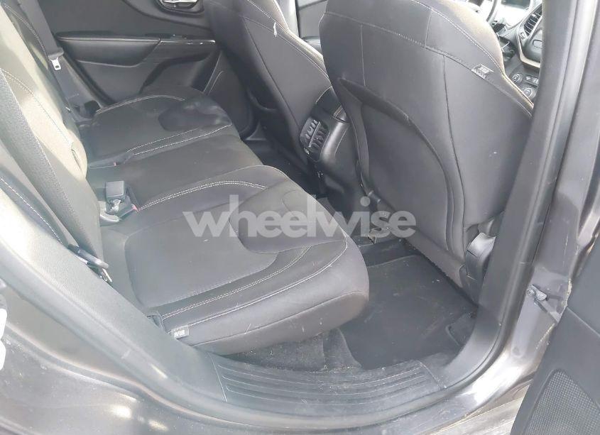 Photo 8 of 2015 Jeep Cherokee LATITUDE (VIN 1C4PJLCS6FW711556)