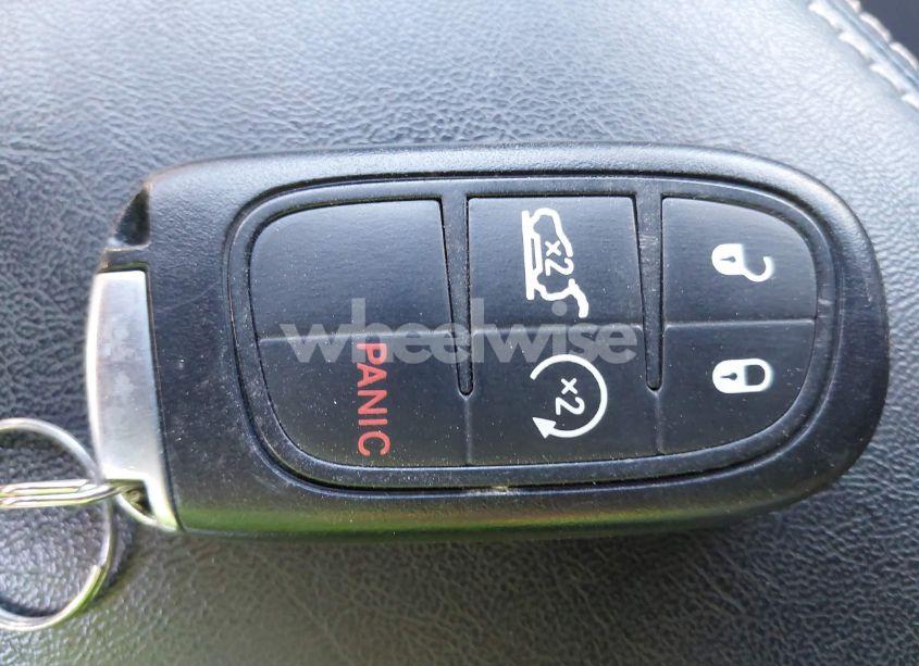 Photo 11 of 2015 Jeep Cherokee LATITUDE (VIN 1C4PJLCS6FW720452)