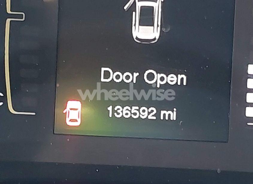 Photo 16 of 2015 Jeep Cherokee LATITUDE (VIN 1C4PJLCS6FW720452)