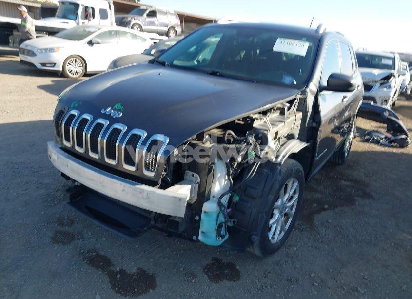 Photo 6 of 2015 Jeep Cherokee LATITUDE (VIN 1C4PJLCS6FW720452)