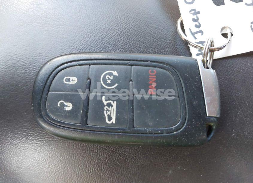 Photo 11 of 2014 Jeep Cherokee LATITUDE (VIN 1C4PJLCS7EW222145)