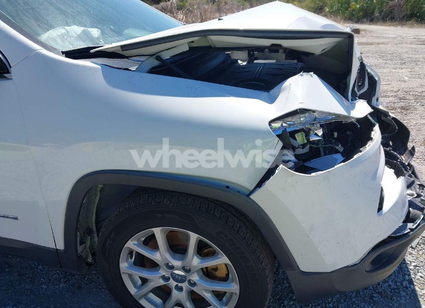 Photo 17 of 2015 Jeep Cherokee LATITUDE (VIN 1C4PJLCS7FW737387)