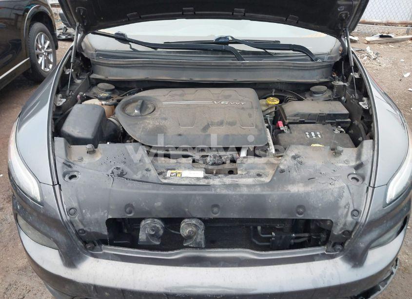 Photo 10 of 2015 Jeep Cherokee LATITUDE ALTITUDE (VIN 1C4PJLCS7FW781048)