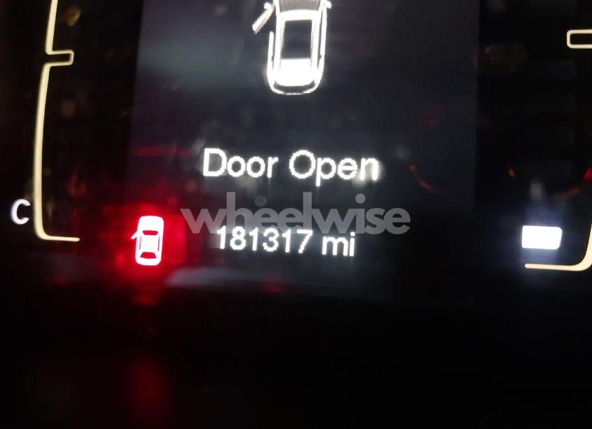 Photo 16 of 2015 Jeep Cherokee LATITUDE ALTITUDE (VIN 1C4PJLCS7FW781048)