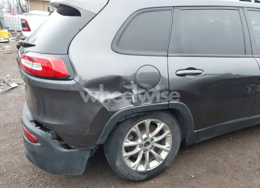 Photo 6 of 2015 Jeep Cherokee LATITUDE ALTITUDE (VIN 1C4PJLCS7FW781048)