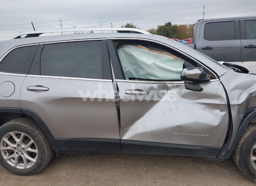 Photo 14 of 2016 Jeep Cherokee LATITUDE (VIN 1C4PJLCS7GW177789)