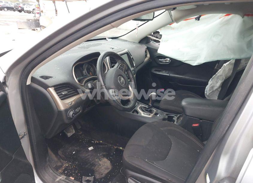 Photo 5 of 2016 Jeep Cherokee LATITUDE (VIN 1C4PJLCS7GW177789)