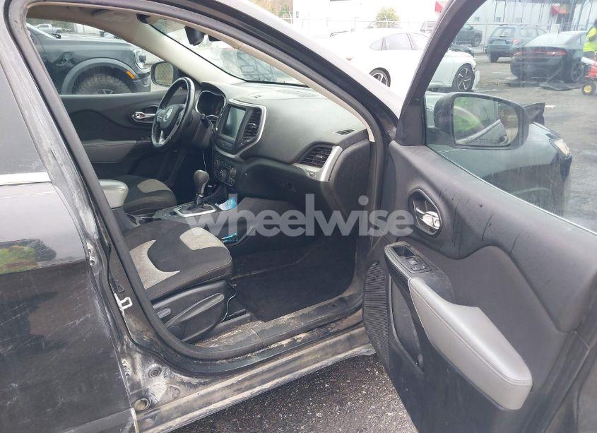 Photo 5 of 2014 Jeep Cherokee LATITUDE (VIN 1C4PJLCS8EW103617)