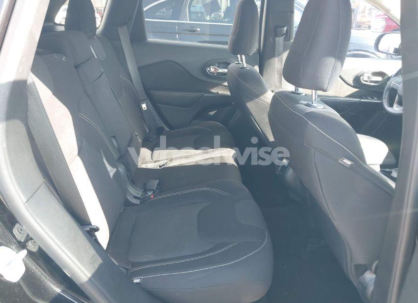 Photo 8 of 2015 Jeep Cherokee LATITUDE (VIN 1C4PJLCS8FW572661)