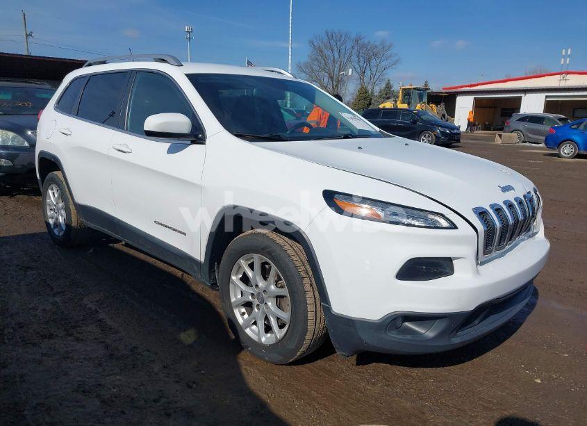 2015 Jeep Cherokee LATITUDE (VIN 1C4PJLCS8FW643051) main photo