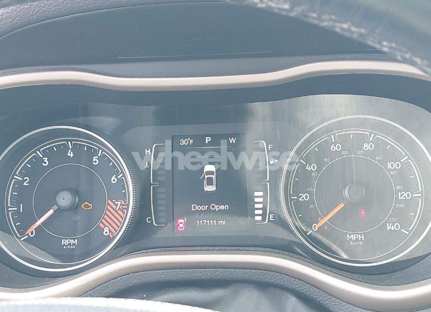 Photo 7 of 2015 Jeep Cherokee LATITUDE (VIN 1C4PJLCS8FW643051)