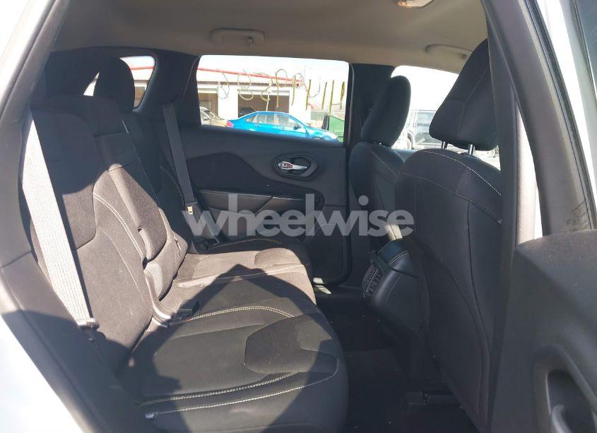 Photo 8 of 2015 Jeep Cherokee LATITUDE (VIN 1C4PJLCS8FW643051)