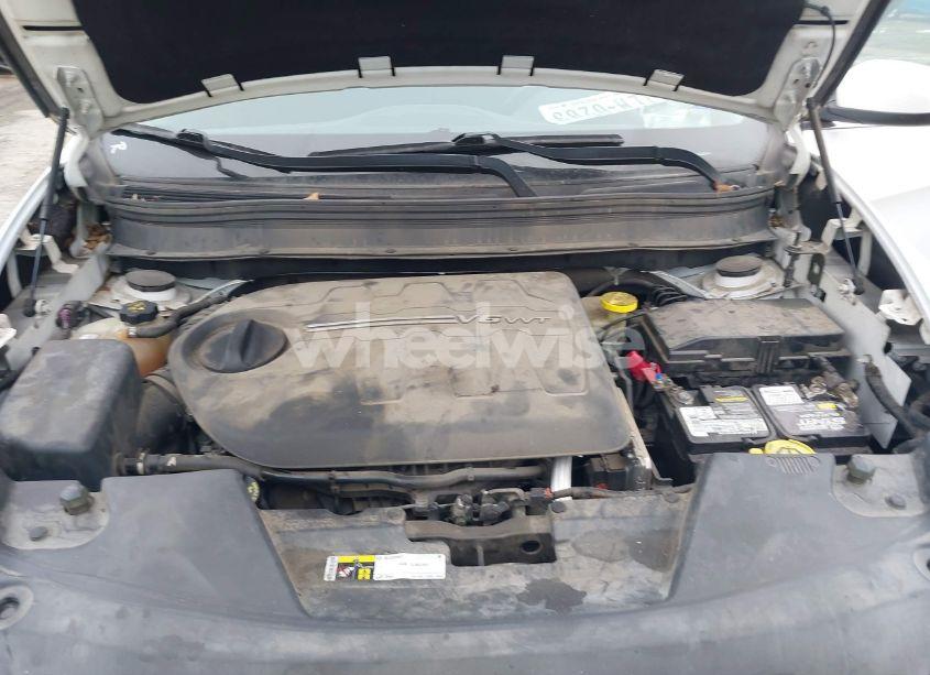 Photo 10 of 2015 Jeep Cherokee LATITUDE (VIN 1C4PJLCS8FW671254)