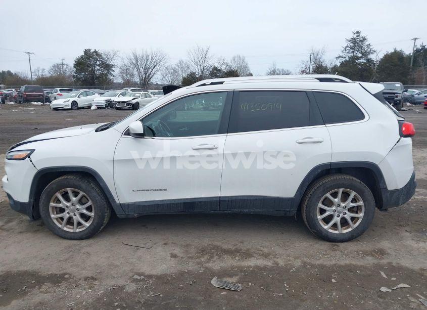 Photo 14 of 2015 Jeep Cherokee LATITUDE (VIN 1C4PJLCS8FW671254)