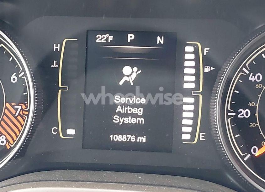 Photo 15 of 2015 Jeep Cherokee LATITUDE (VIN 1C4PJLCS8FW671254)