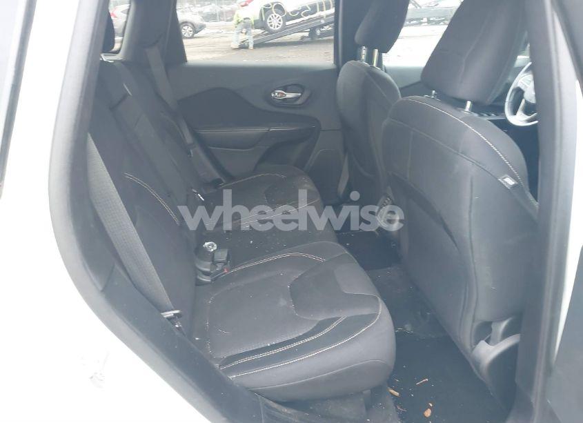 Photo 8 of 2015 Jeep Cherokee LATITUDE (VIN 1C4PJLCS8FW671254)