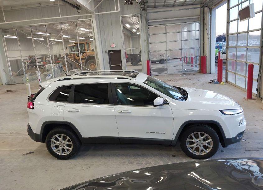 Photo 13 of 2015 Jeep Cherokee LATITUDE (VIN 1C4PJLCS8FW712028)