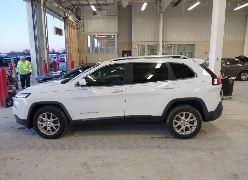 Photo 14 of 2015 Jeep Cherokee LATITUDE (VIN 1C4PJLCS8FW712028)
