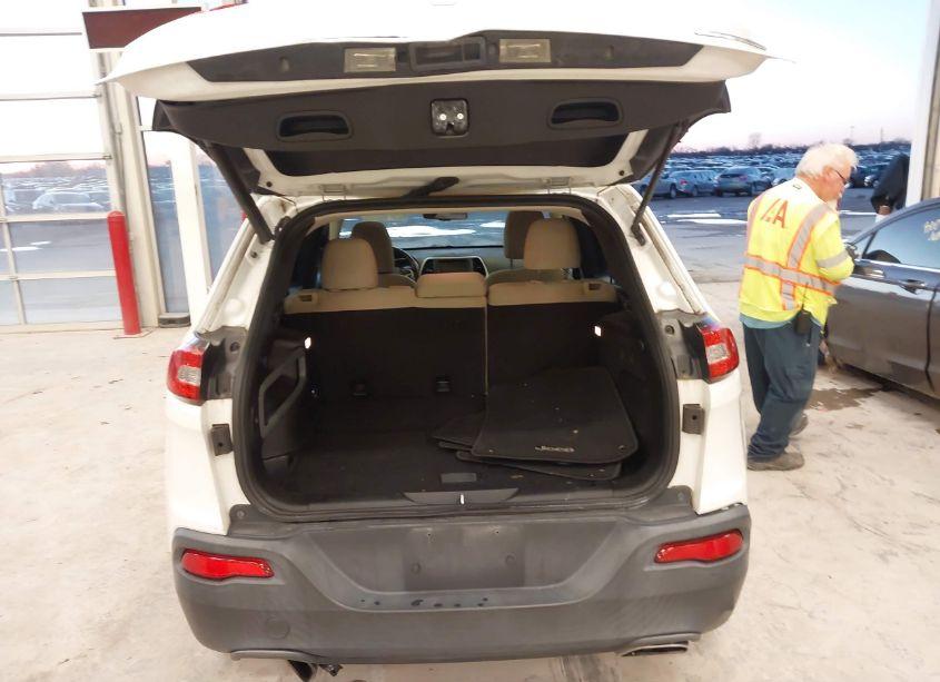 Photo 17 of 2015 Jeep Cherokee LATITUDE (VIN 1C4PJLCS8FW712028)